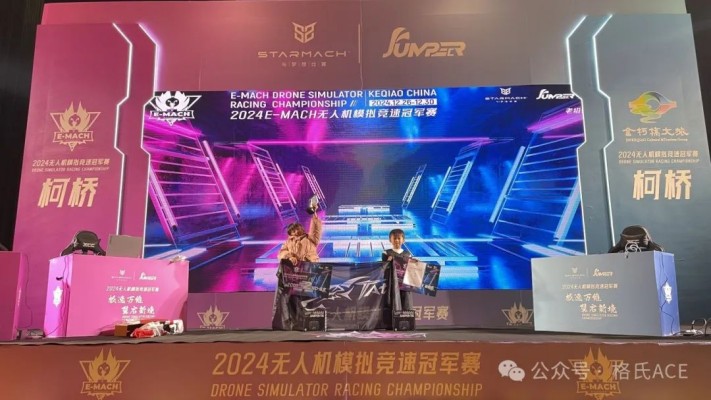 左李可兒、右李明逸